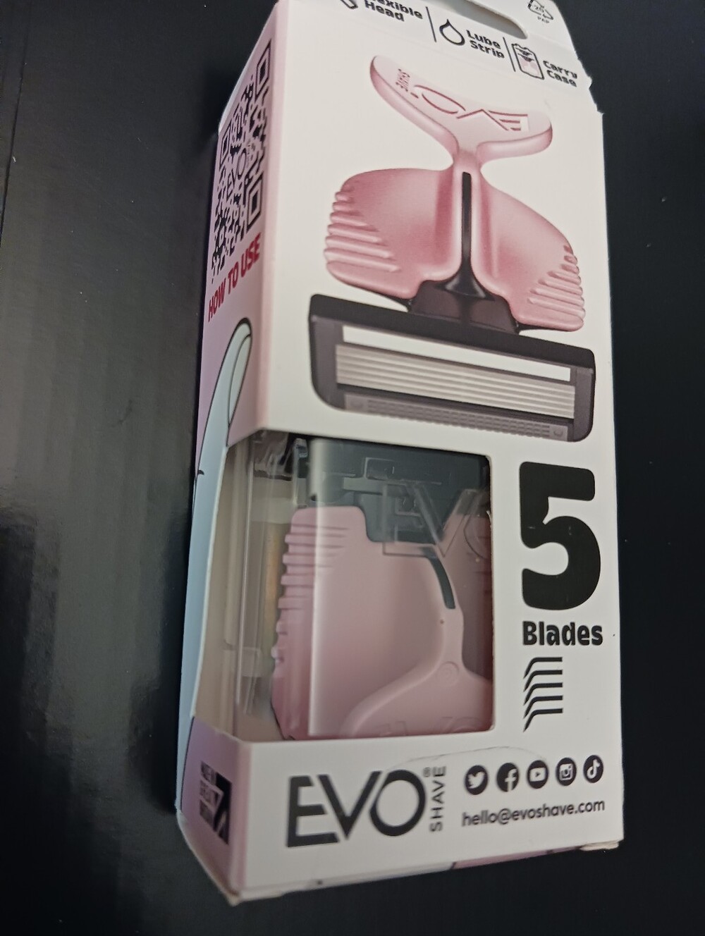 EvoShave Razor in Powder Pink with 2 Razor Blade Refills - Picture 8 of 11